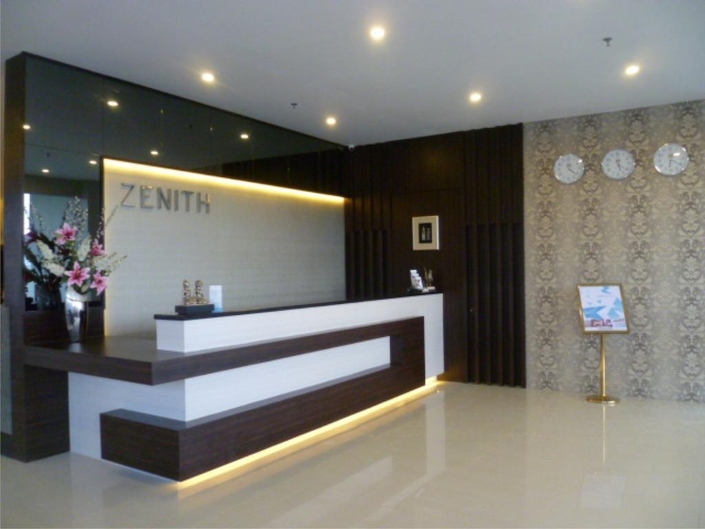 Zenith Hotel Kendari Exterior photo